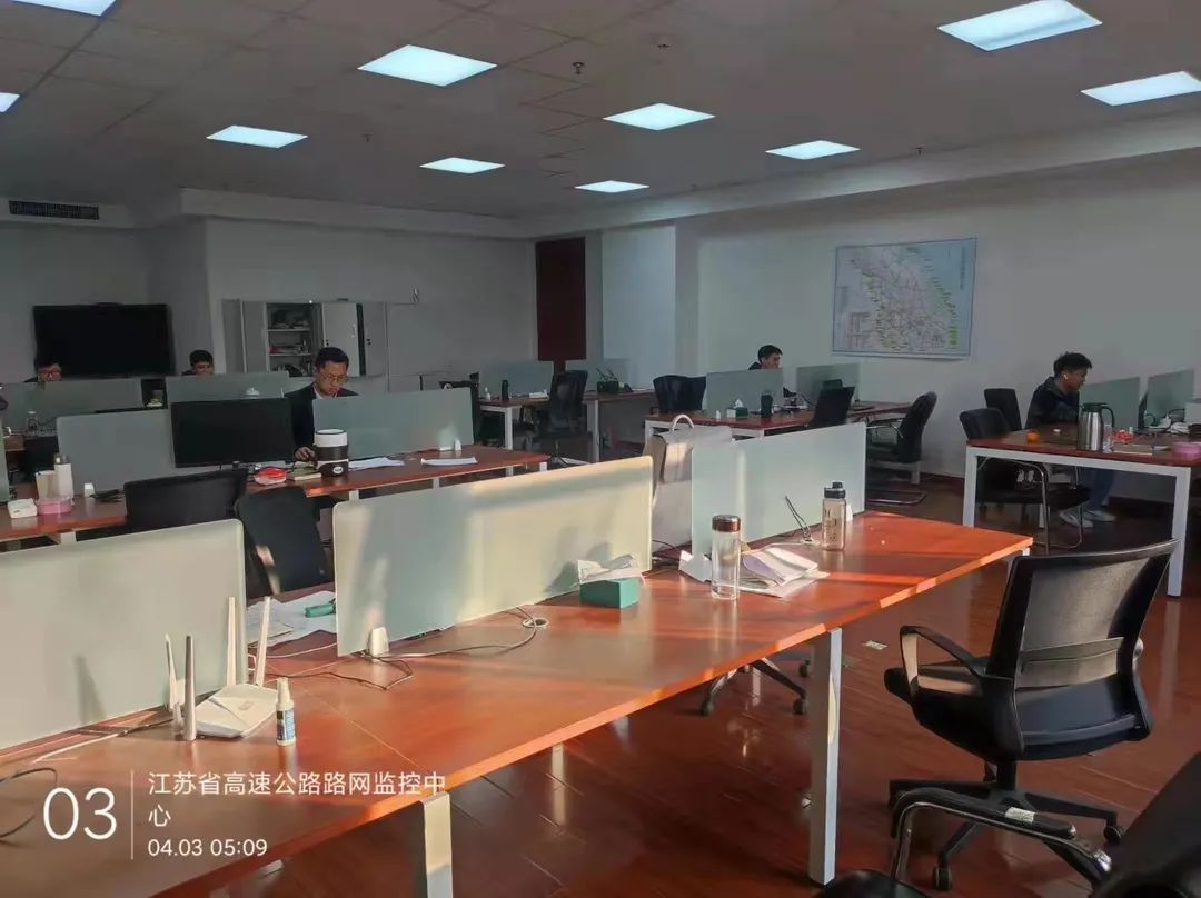 感動(dòng)故事匯：一張張照片背后的故事 ——不尋常的春天，感動(dòng)在行動(dòng)